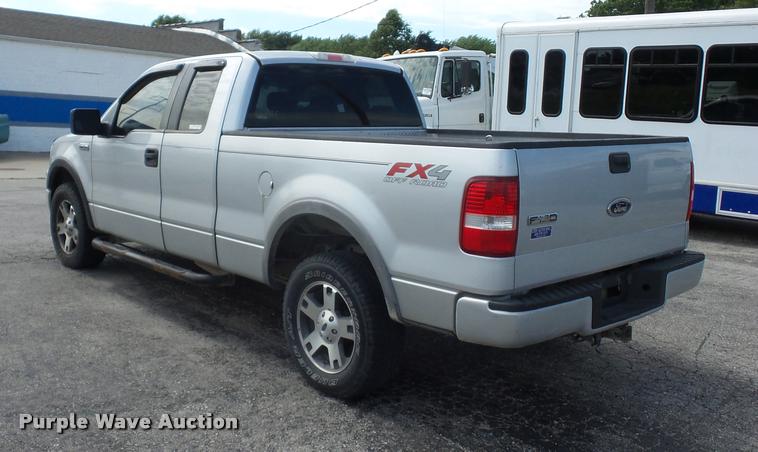 image for item DJ9582 2005 Ford F150 SuperCab pickup truck