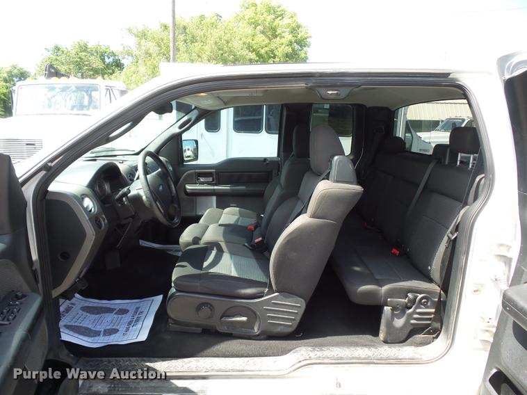 image for item DJ9582 2005 Ford F150 SuperCab pickup truck