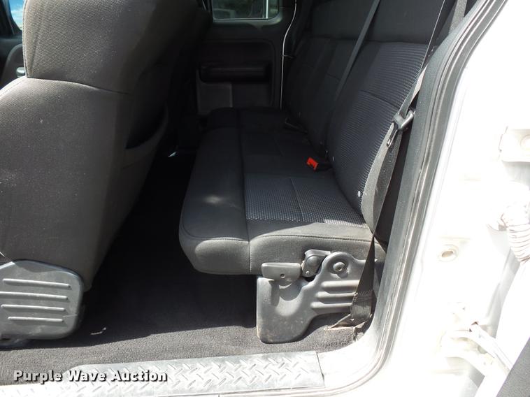 image for item DJ9582 2005 Ford F150 SuperCab pickup truck