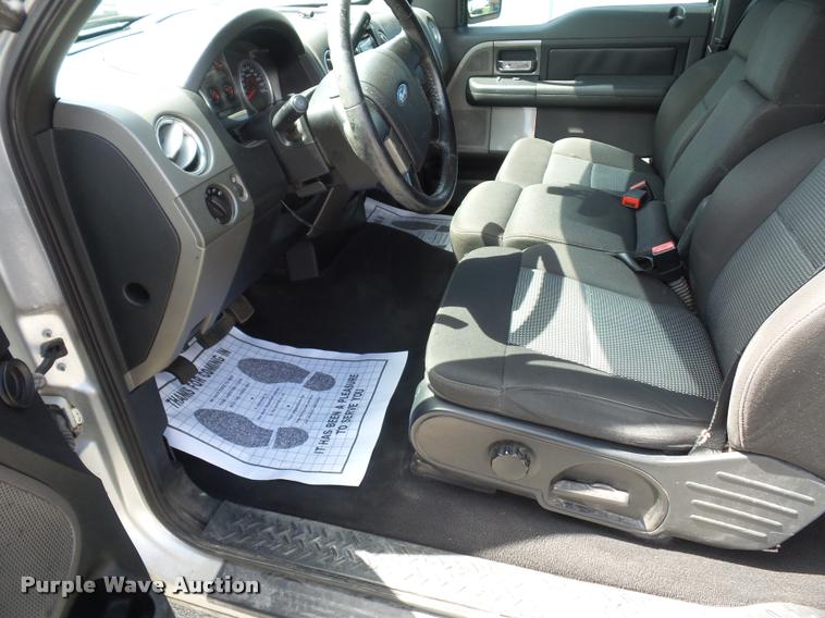 image for item DJ9582 2005 Ford F150 SuperCab pickup truck