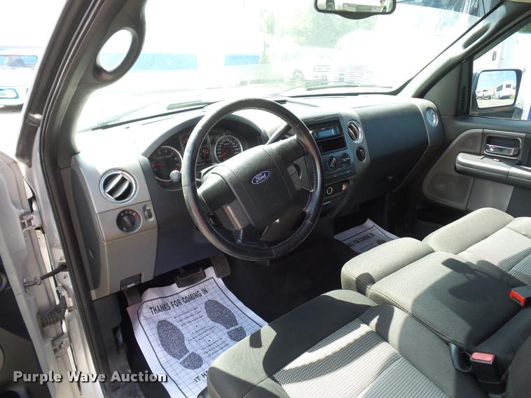 image for item DJ9582 2005 Ford F150 SuperCab pickup truck