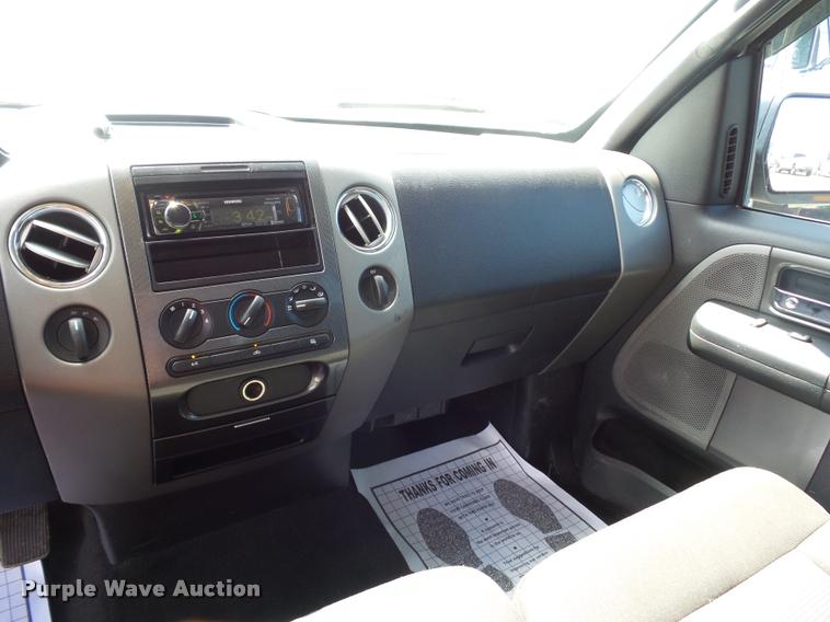 image for item DJ9582 2005 Ford F150 SuperCab pickup truck