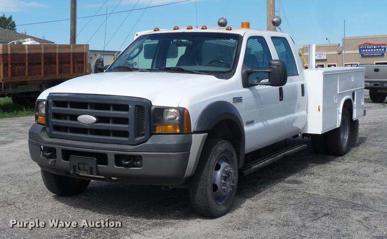 image for item DJ9583 2007 Ford F550 Super Duty Crew Cab service truck