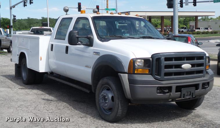 image for item DJ9583 2007 Ford F550 Super Duty Crew Cab service truck