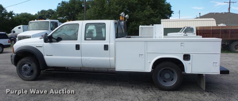 image for item DJ9583 2007 Ford F550 Super Duty Crew Cab service truck