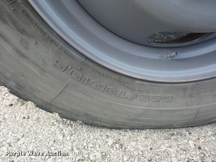 image for item DJ9583 2007 Ford F550 Super Duty Crew Cab service truck