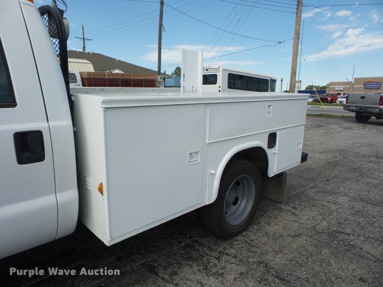 image for item DJ9583 2007 Ford F550 Super Duty Crew Cab service truck