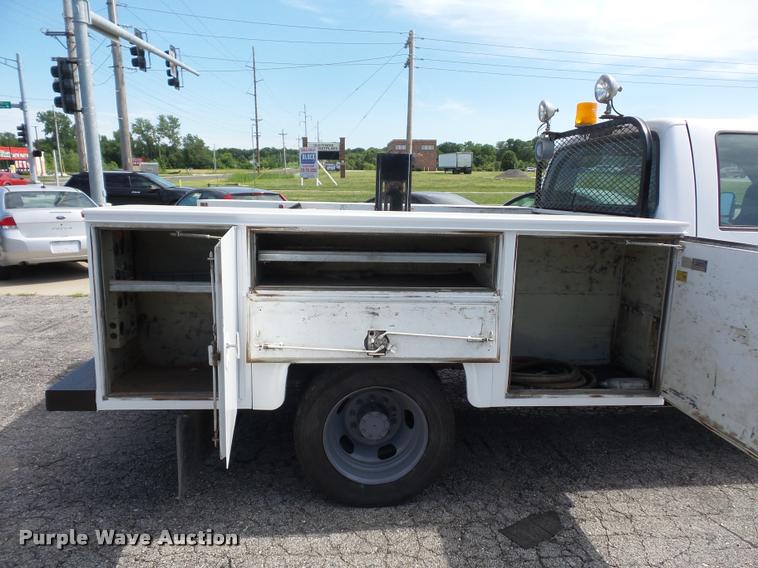 image for item DJ9583 2007 Ford F550 Super Duty Crew Cab service truck