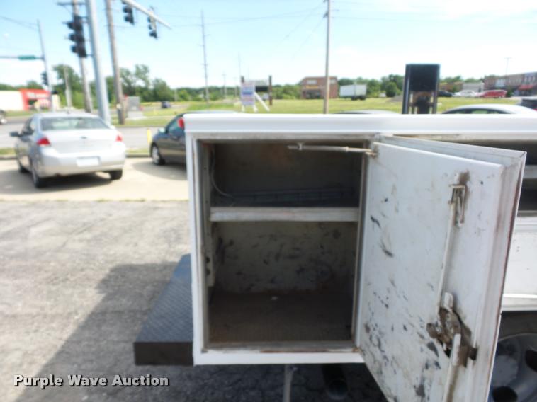 image for item DJ9583 2007 Ford F550 Super Duty Crew Cab service truck