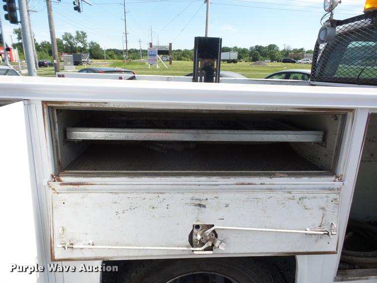 image for item DJ9583 2007 Ford F550 Super Duty Crew Cab service truck