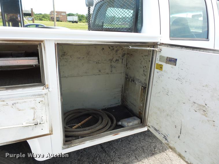 image for item DJ9583 2007 Ford F550 Super Duty Crew Cab service truck