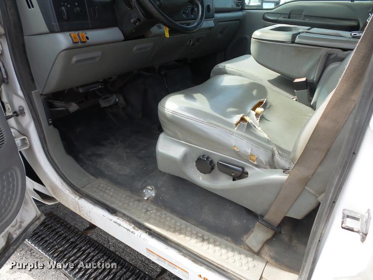 image for item DJ9583 2007 Ford F550 Super Duty Crew Cab service truck