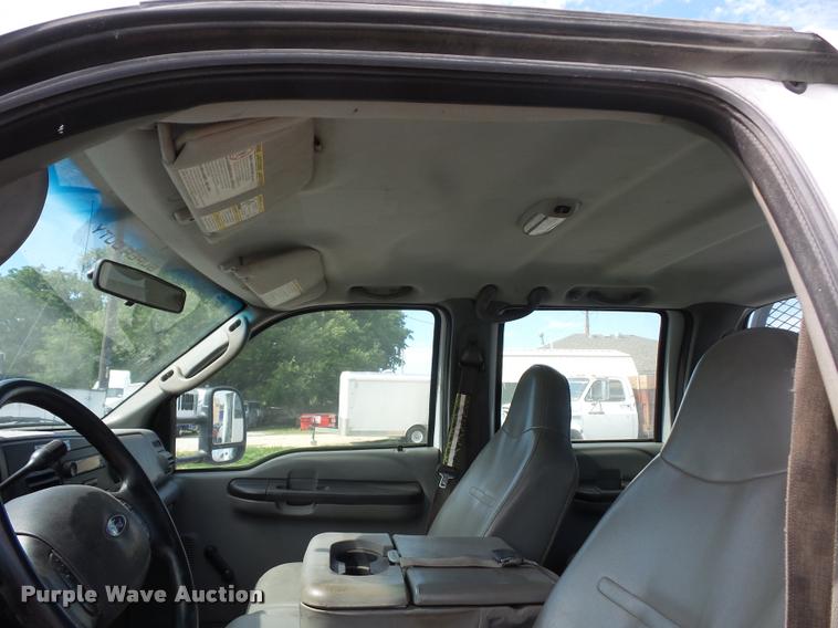 image for item DJ9583 2007 Ford F550 Super Duty Crew Cab service truck