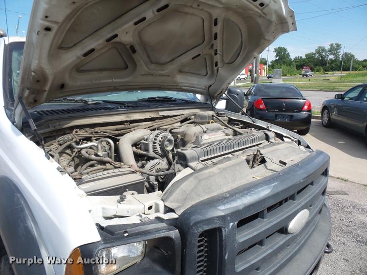 image for item DJ9583 2007 Ford F550 Super Duty Crew Cab service truck