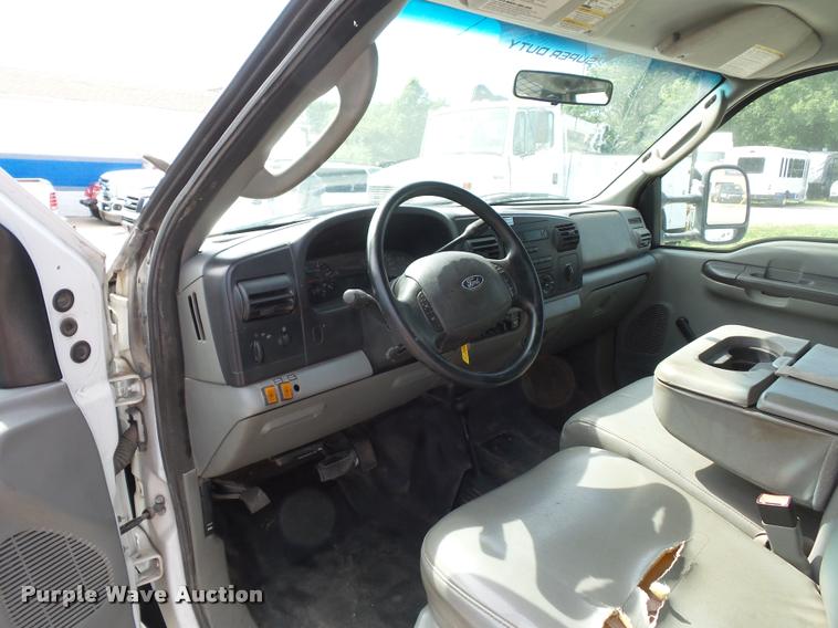 image for item DJ9583 2007 Ford F550 Super Duty Crew Cab service truck