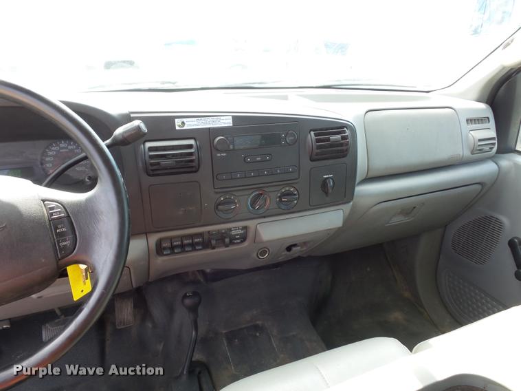 image for item DJ9583 2007 Ford F550 Super Duty Crew Cab service truck