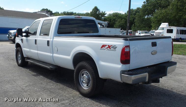 image for item DJ9585 2010 Ford F250 Super Duty Crew Cab pickup truck