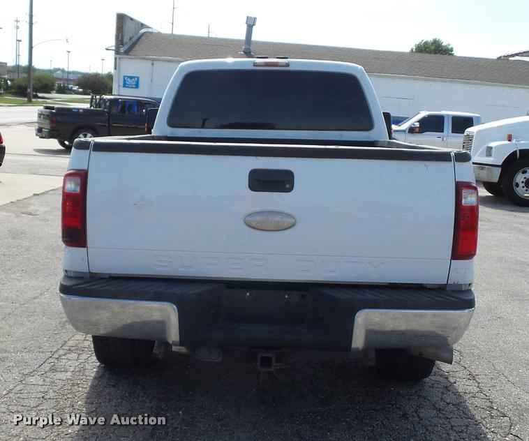 image for item DJ9585 2010 Ford F250 Super Duty Crew Cab pickup truck