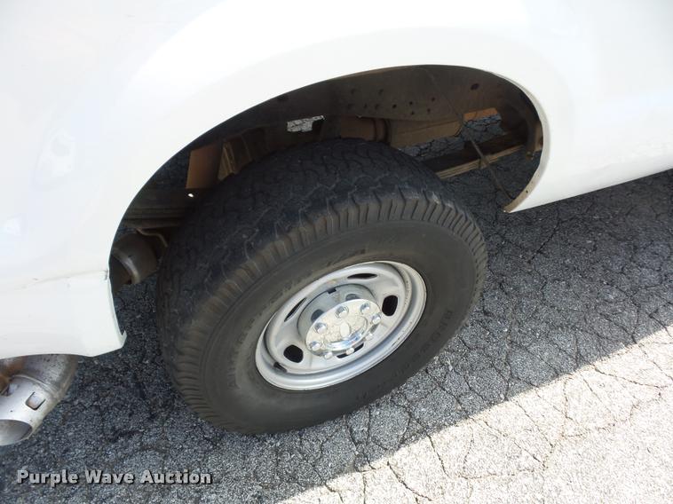 image for item DJ9585 2010 Ford F250 Super Duty Crew Cab pickup truck