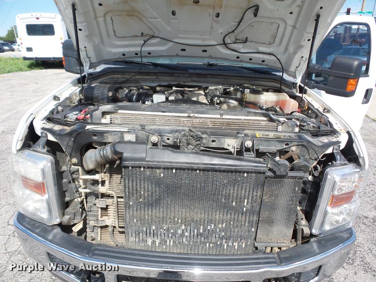 image for item DJ9585 2010 Ford F250 Super Duty Crew Cab pickup truck