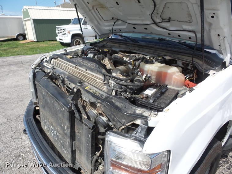 image for item DJ9585 2010 Ford F250 Super Duty Crew Cab pickup truck