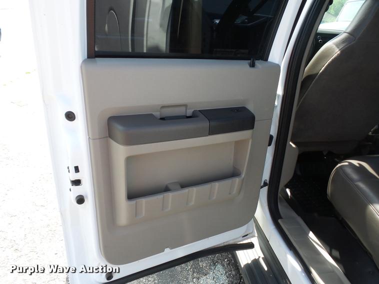 image for item DJ9585 2010 Ford F250 Super Duty Crew Cab pickup truck