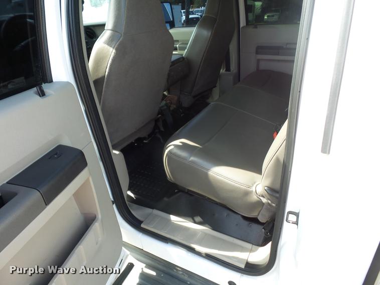 image for item DJ9585 2010 Ford F250 Super Duty Crew Cab pickup truck