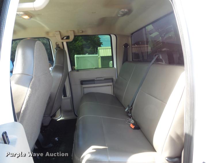 image for item DJ9585 2010 Ford F250 Super Duty Crew Cab pickup truck