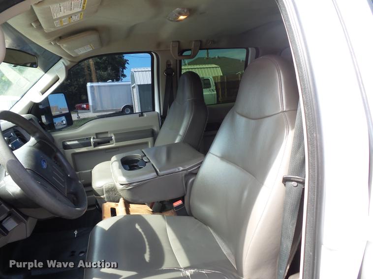 image for item DJ9585 2010 Ford F250 Super Duty Crew Cab pickup truck