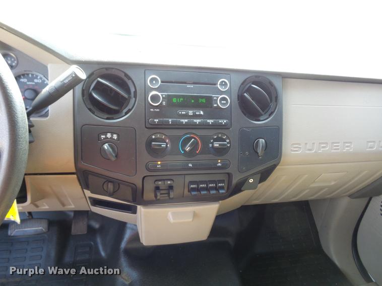 image for item DJ9585 2010 Ford F250 Super Duty Crew Cab pickup truck