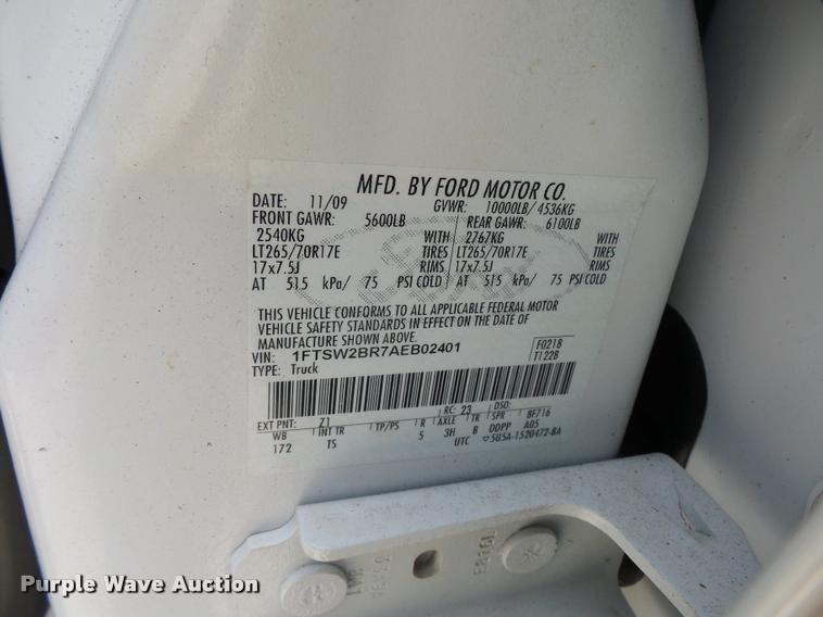 image for item DJ9585 2010 Ford F250 Super Duty Crew Cab pickup truck