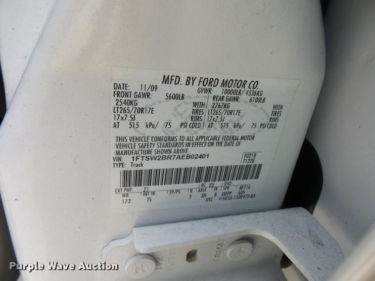 image for item DJ9585 2010 Ford F250 Super Duty Crew Cab pickup truck