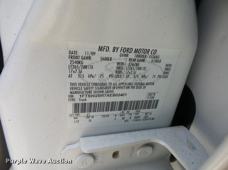 image for item DJ9585 2010 Ford F250 Super Duty Crew Cab pickup truck