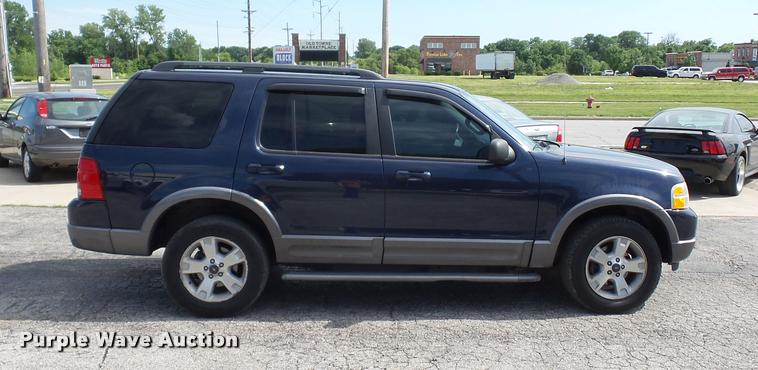 image for item DJ9586 2003 Ford Explorer SUV