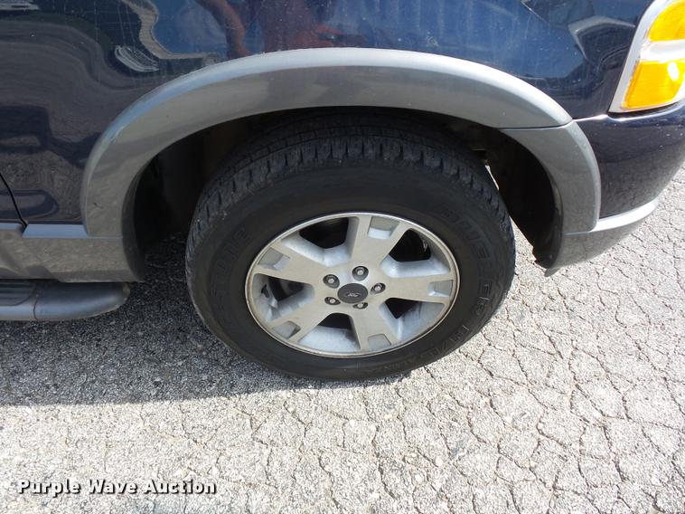 image for item DJ9586 2003 Ford Explorer SUV