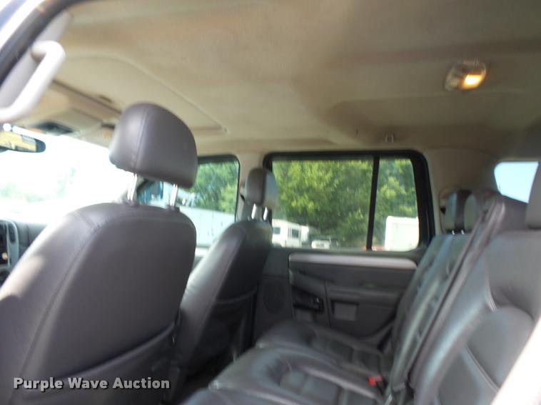 image for item DJ9586 2003 Ford Explorer SUV