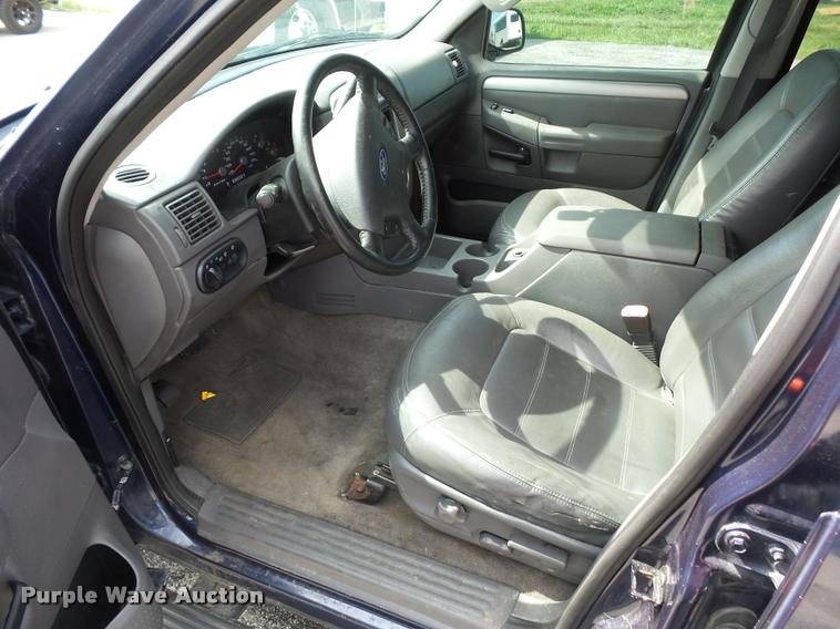 image for item DJ9586 2003 Ford Explorer SUV