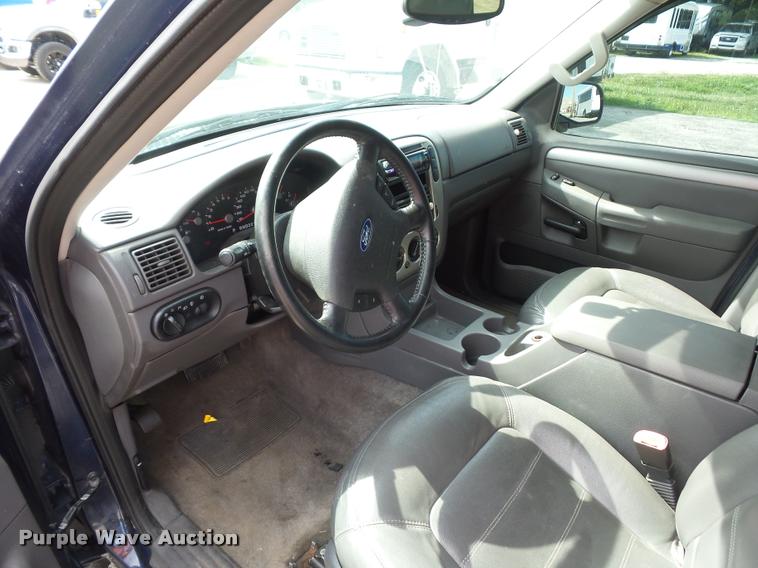 image for item DJ9586 2003 Ford Explorer SUV