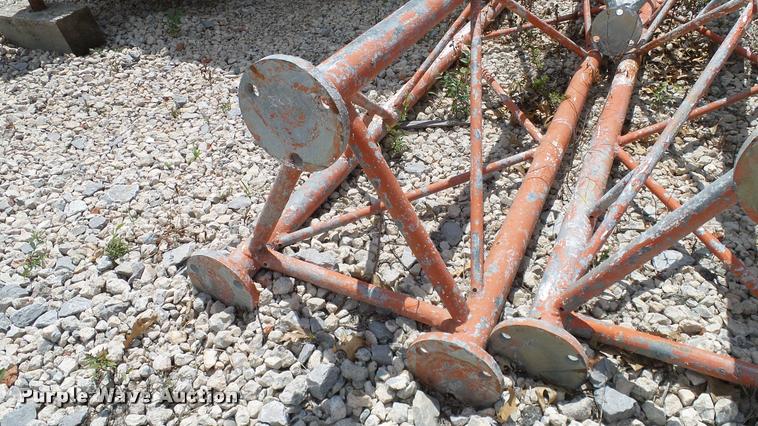 image for item DJ9915 (5) antenna tower sections