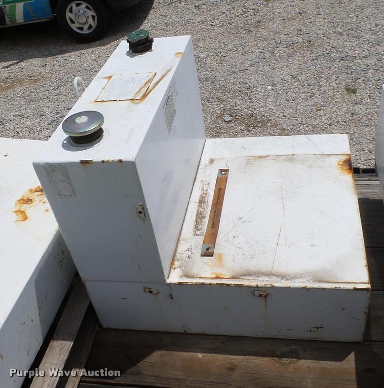 image for item DJ9922 Delta fuel tank