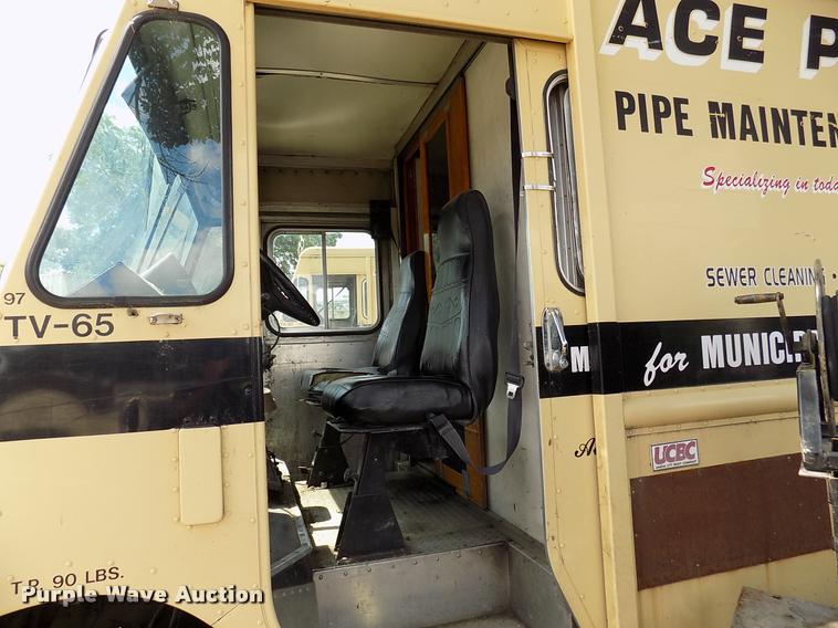 image for item DK9995 1997 Chevrolet P30 delivery truck