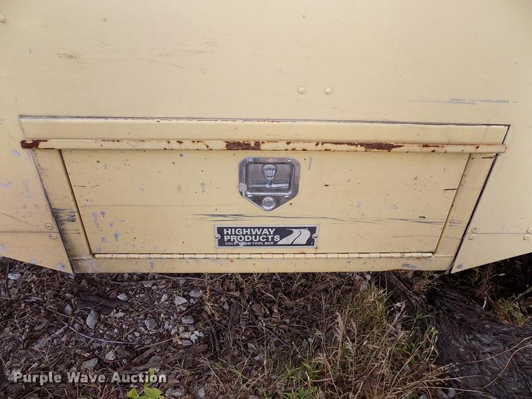 image for item DK9995 1997 Chevrolet P30 delivery truck