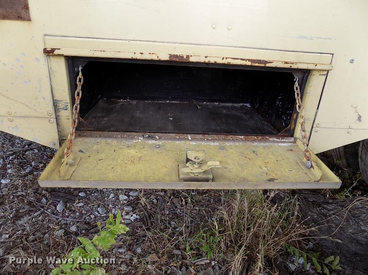 image for item DK9995 1997 Chevrolet P30 delivery truck