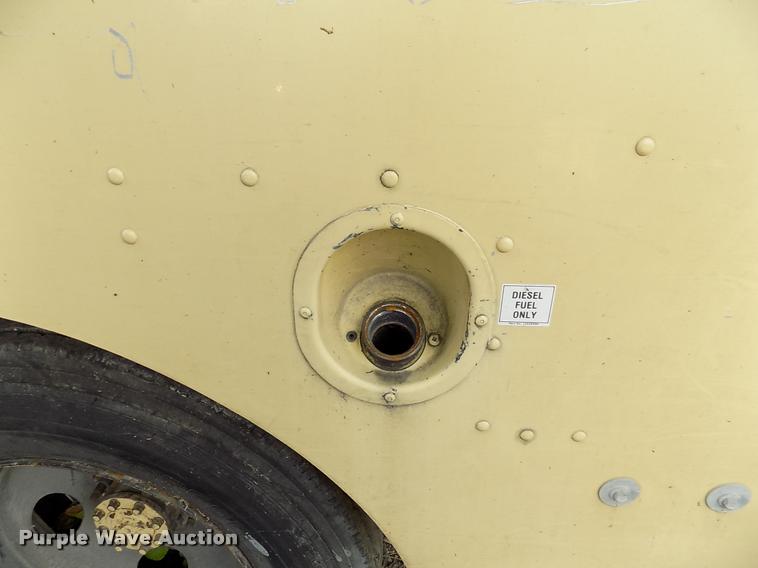 image for item DK9995 1997 Chevrolet P30 delivery truck