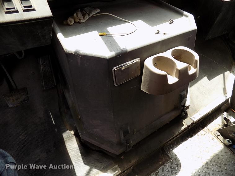 image for item DK9995 1997 Chevrolet P30 delivery truck