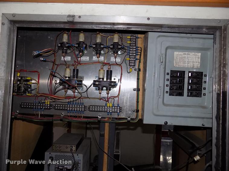 image for item DK9995 1997 Chevrolet P30 delivery truck