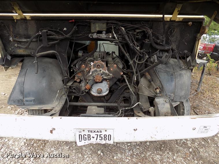 image for item DK9995 1997 Chevrolet P30 delivery truck