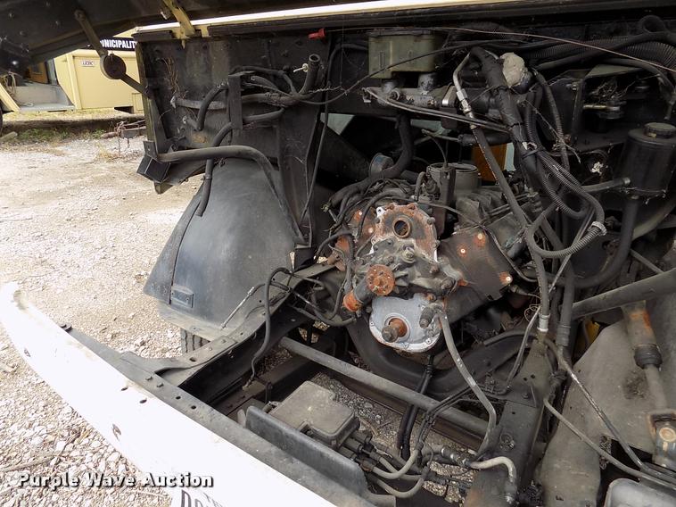 image for item DK9995 1997 Chevrolet P30 delivery truck