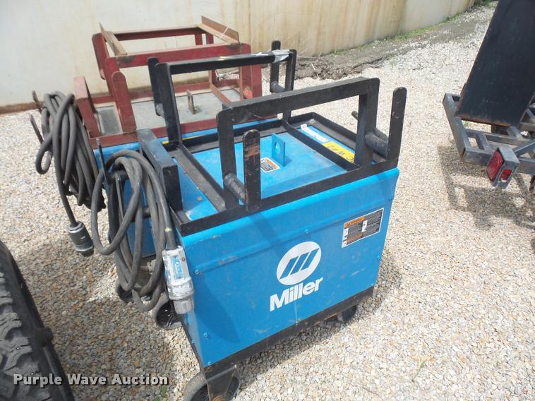 image for item DL9658 (2) Miller Dialarc 250 AC/DC welders