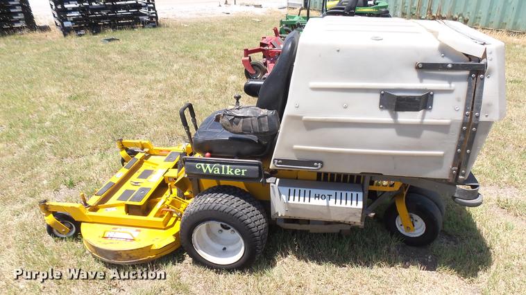 image for item DO9670 2008 Walker MTGHS ZTR mower